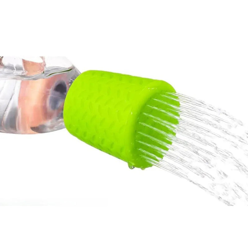 Bottle Attachment Water Sprayer Portable Outdoor Pet Shower - GreenFur