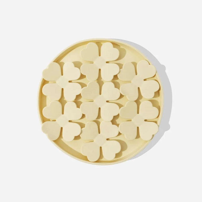 Petal - Shaped Dog Licking Mat Round Pet Licking Plate Silicone Slow - Feeding Mat - GreenFur